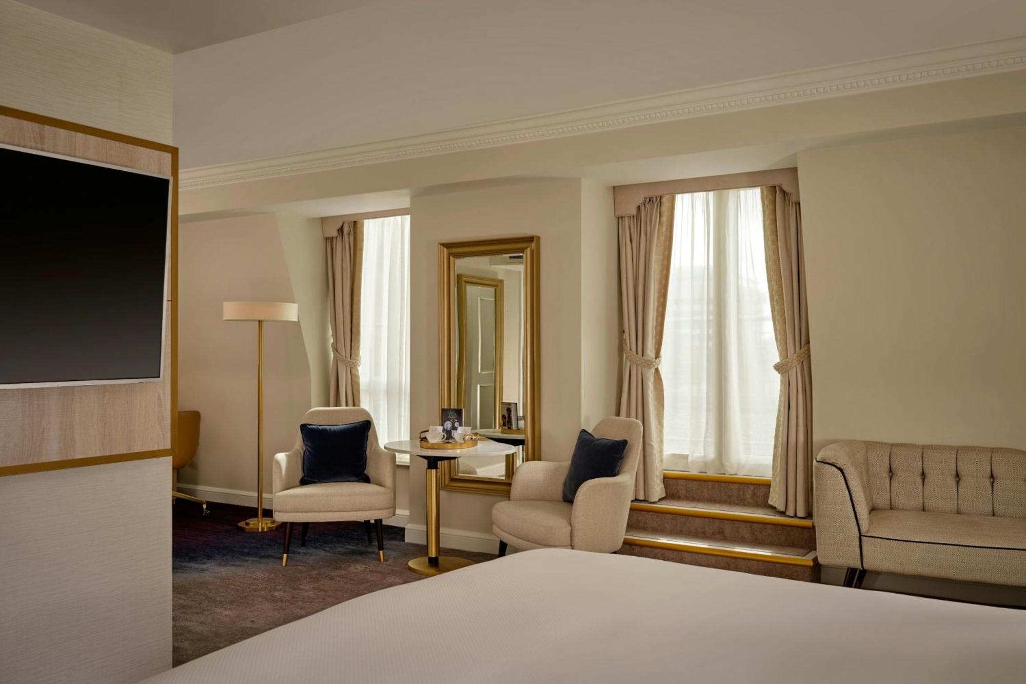 The College Green Dublin Hotel, Autograph Collection Exterior photo
